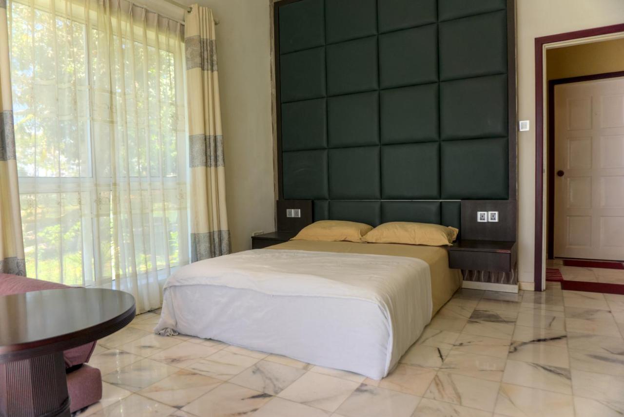 The Leaf Homestay Lutong エクステリア 写真